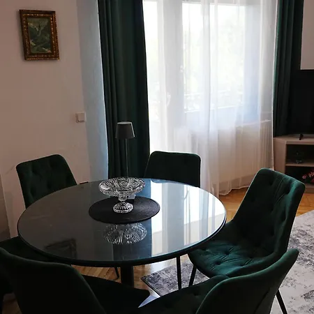 Deni Апартаменты Каштела