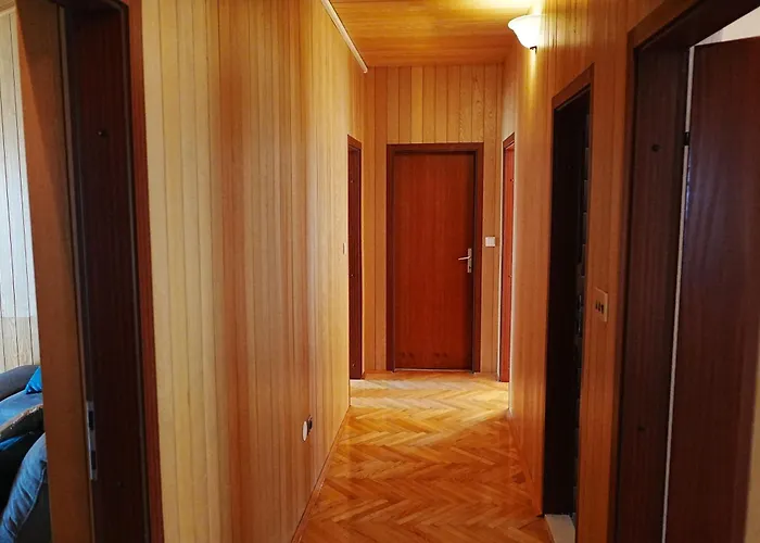 Deni Kaštela
